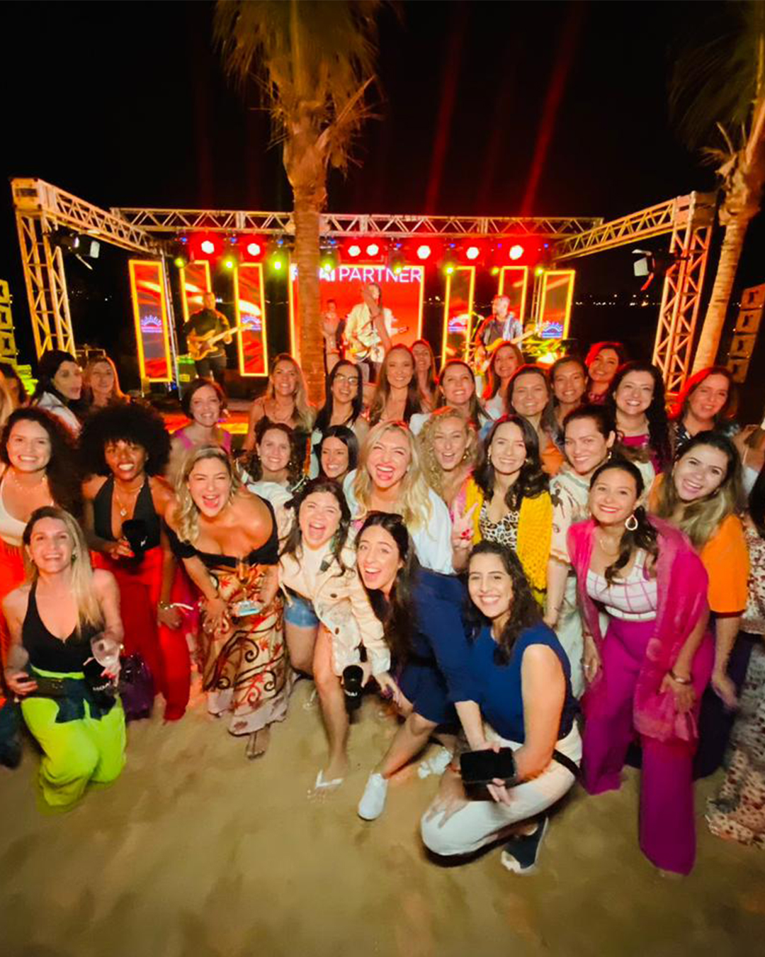 Mulheres reunidas em evento de empreendedorismo